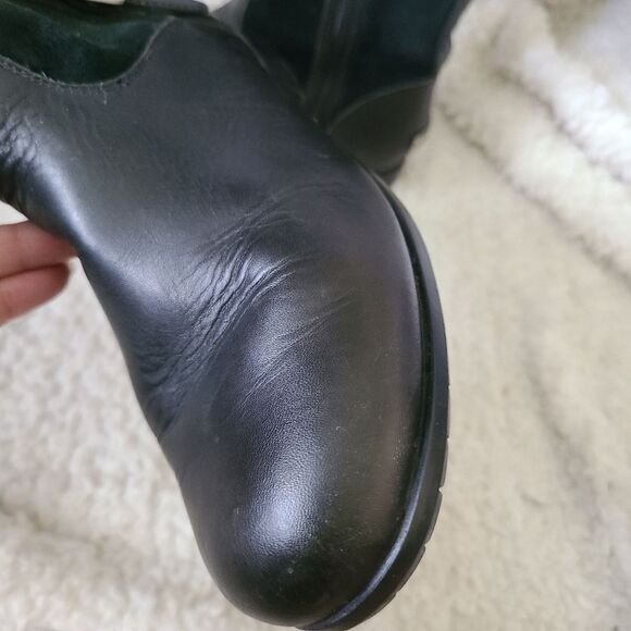 UGG Bellvue black leather sheepskin lined moto style‎ boots size 6 - Picture 6 of 12